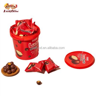 China Manufactured Chocolate Snack Hot Chocolate Cookie Candy Chocolate Bucket Delicious Chocolate Bucket With Handle for sale