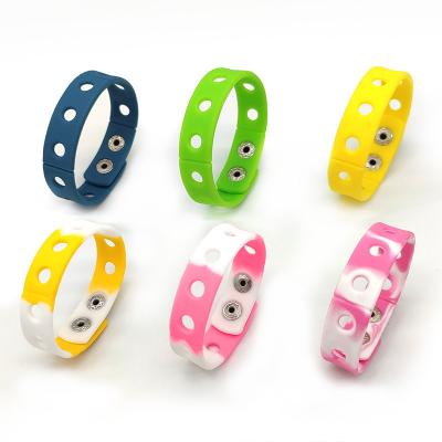 China Adjustable Custom Multicolor Soft Silicone Wristband Silicone Wristband Clog Charm Sales For Fang Charms for sale