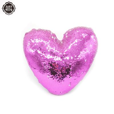 China Relieve Pressure 2020 Best Selling Custom Product Sofa Bed Sequin Heart Shape Pillow For Home Decoration for sale