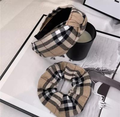 China Hair Decoration Designer Headband Famous Brand Luxury Camel Striped Plaid Fabric Knot Headband Women Hair Accessories Fashion Headwear for sale