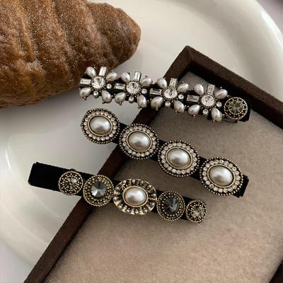 China Hair Accessories Wholesale 2022 Style Girl's Hairpin Set Korean Baroque Diamond Hair Clips Retro Rhinestone Pearl Hairpin for sale