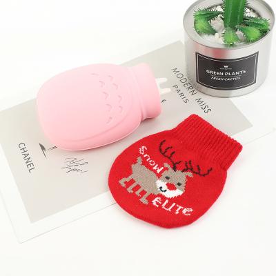 China Portable Christmas Preservation Knitting Gift Bolsa De Agua Caliente 500ML Christmas Cover Silicone Hot Water Bag Warmer Elk Hand for sale