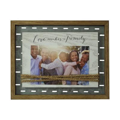 China Table Hanging & Factory Customized 8x10 Frame Wood Picture Frame With 4x6 Clip Photo For Tabletop OEM Printed Love Made Family Wood Signs for sale