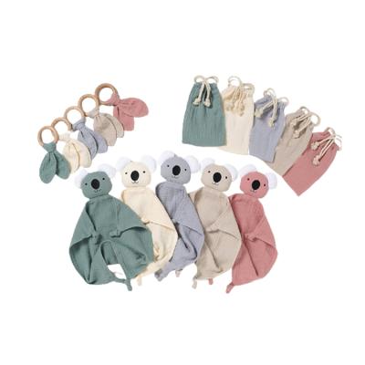 China Lovely Baby Muslin Blanket Wooden Teether Rabbit Wood Newborn Security Blanket Fashionable Pacifier Blanket for sale