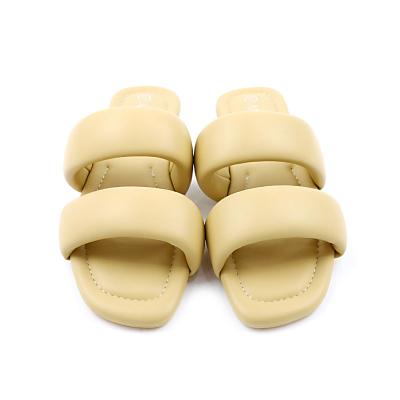 China CUSHIONING Outdoor Women's Shoe Wholesale Women's Sandals Fashion Soft Bottom Flat Chic Trend Shoes Slip On Yellow Women's Slippers for sale