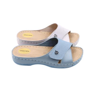 China CUSHIONING Women's Sandals Summer Custom Thick Single Comfortable Round Head Slides Women Slippers Wedge Ladies Slippers for sale