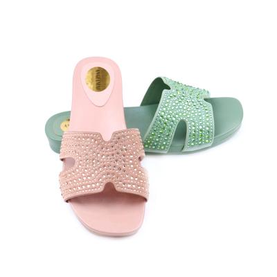 China CUSHIONING womenNew high quality soft selling comfortable anti-skid sandals top other square main flat sandals slide slippers for ladies for sale