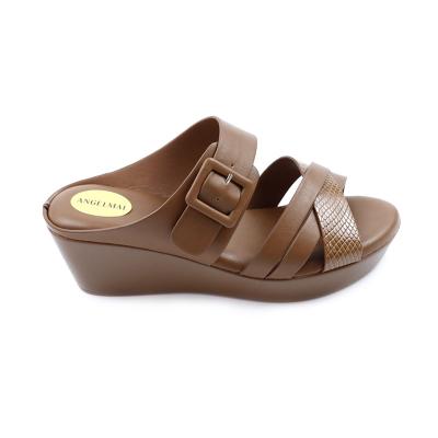 China Summer Anti-slippery Platform OEM Chunky Ladies Sandals Shape Square Buckle Soft Bottom Ladies Slippers Wedges Sandals For Women for sale