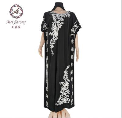 China Muslim Dress Beautifully Embroidered Islamic Clothing Fashion Kimono Arabic Style Dubai Muslim Abayas D6688 for sale