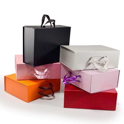 China Folding Gift Boxes Chocolate Cookie Candy Book Shape Gift Paper Packaging Box for sale