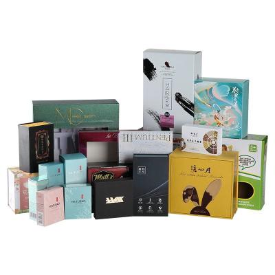 Chine Boîte cadeau personnalisée à logo durable Emballage Eco-friendly Pour les boîtes de carton Emballage de petites entreprises Boîte cadeau en papier à vendre