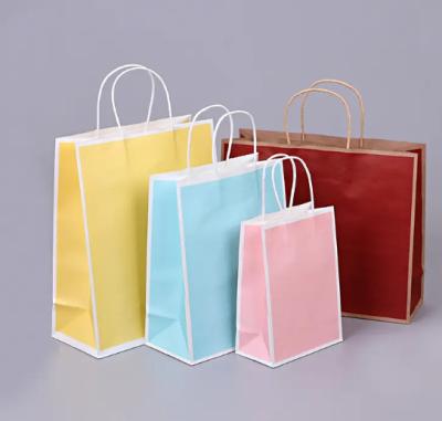 Chine Logo personnalisé Sacs en papier réutilisables Sacs en papier boutique pour magasins de détail avec poignée à vendre