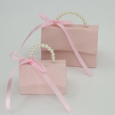 China Delicate Valentine'S Day Candy Gift Box Wedding Gift Box Packaging With Handle And Ribbon for sale