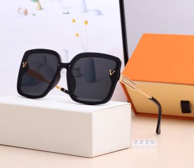 China Relieve Top Best Selling Quality L Famous Brand Designer Fashion Sunglasses for sale