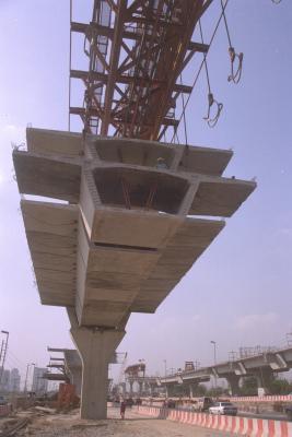 China guindaste da ereção alta do guindaste, da ponte de pórtico da viga do estrada 900T para a estrada e estrada de ferro à venda