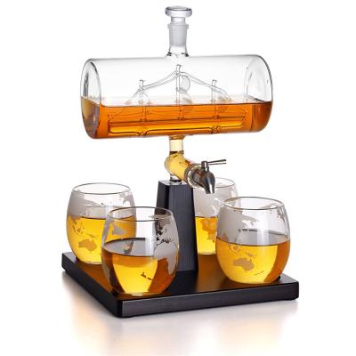 China 2022 Europe New Arrival 1000ml Ship Shape Empty Decanter With 4 Cups Whiskey Decanter for sale