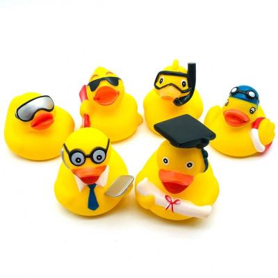 China 2021 Animal Duck Floating Baby Shower Gift Rubber Bath Toy Jugetes Pool Animal Bath Toy For Kids for sale