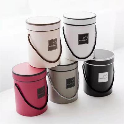 China Recycled Small Fashion Round Materials Bucket Cylinder Flower Box Packaging Materials Handheld Bouquet Gift Box Flower Arrangement for sale