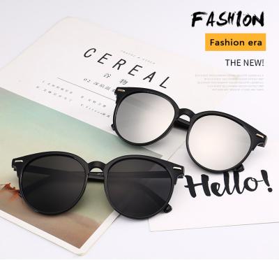 China Fashion Sunglasses 2021 Newest fashion round trendy stud colorful sunglasses women men eyewear shade sun glasses wholesale custom goggles for sale