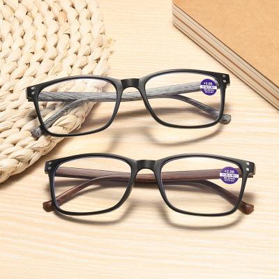 China Fashion Sunglasses Wood grain color anti Blu ray presbyopia glasses HD fashion middle-aged and elderly people reading books and newspapers reading for sale