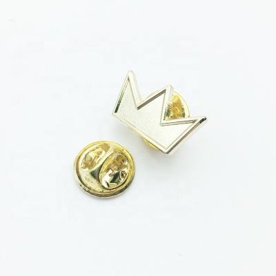 China A variety of features gold crown shaped brooch and lapel pins or enamel pins on sale for sale