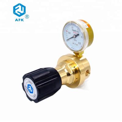 China Inlet Pressure Brass Pressure Regulator , 300 Psi Plumbing Regulator Valve for sale