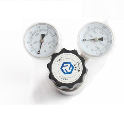 China Pure Gas High Pressure Reducer Hydrogen Gas Regulator 3000/6000 Psi With Gauge for sale