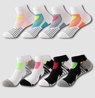 China Custom QUICK DRY Logo Mens Ankle High With Cushion Anti Puffiness Features Sports Wear Sport Athletic Running Socks for sale