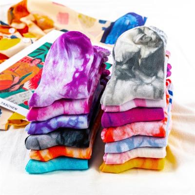 China High Quality QUICK DRY Unisex High Quality Street Tie Dye Fashion Skateboarding Socks Hip Hop Stripe Sports Medium Tube Socks for sale