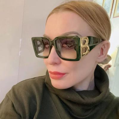 China Fashion Sunglasses 2022 fashion sunglasses for women luxury custom oversized square frame sun glass for sale