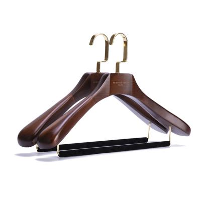 China Hot Personalied Available Factory Wholesale Hotel Wardrobe Brown Wood Grain Clothes Set With Wooden Hangers for sale