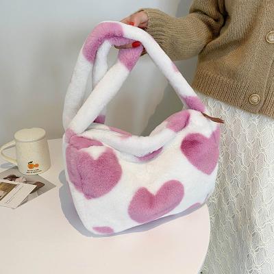 China Fur shoulder handbag winter fashion show trendy cross - body bag girls party heart shoulder fur casual wholesale handbags for women for sale