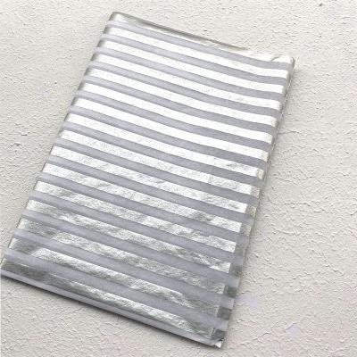 China Decorative  Luxury Wrapping Tissue Paper With Glossy Shiny Silver Stripe Pattern zu verkaufen