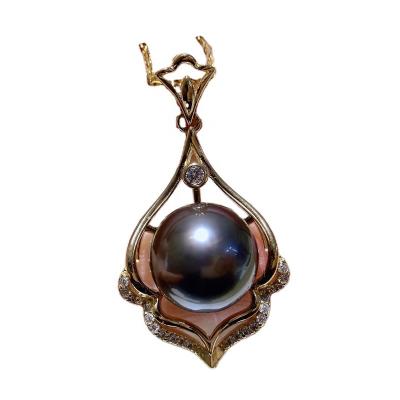 China Hot Selling CLASSIC Tahitian Perfectly Round Design 11-12mm Black Pearl Waterdrop Pendant Chain For Lady for sale