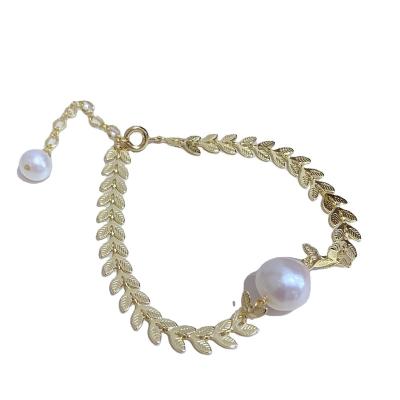 China Hot Selling Design Edison Baroque Pearl Bracelet Gifts INS Drop Shipping Gold Foil Gold Leaf BOHEMIA for sale