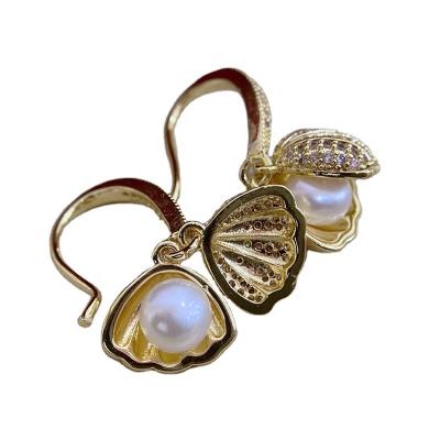 China CLASSIC Fashion Shell Design Natural Freshwater Pearl Dangle Earrings Women Pearl Handmade Earrings for sale