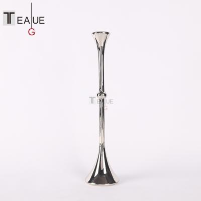 China Creative Simple Modern Copper Material Home Style Fashion Decoration Living Room Porch Candlestick Holders for sale