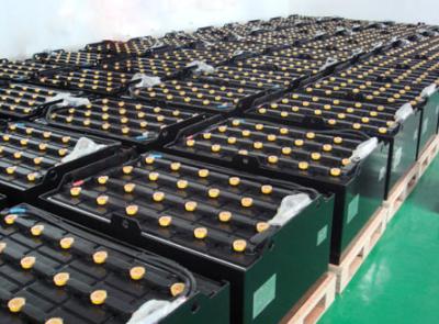 China Soft Connection Forklift Traction Battery , 770Ah / 6hr 48 Volt Forklift Battery Cells for sale