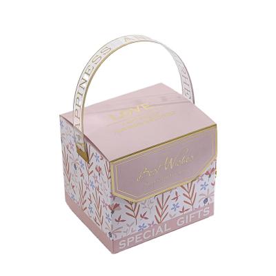 China New Customized Creative Handheld Packaging Box Recyclable Party Wrapping Paper Gift Handle Paper Box Packaging Box With Handle for sale