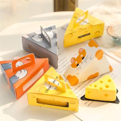 China Portable Biodegradable Packaging Box Cheesecake Triangle Pastry Box Biscuit Bags Handle Cake Pastry Gift Box Kitchen Paper Accessories for sale