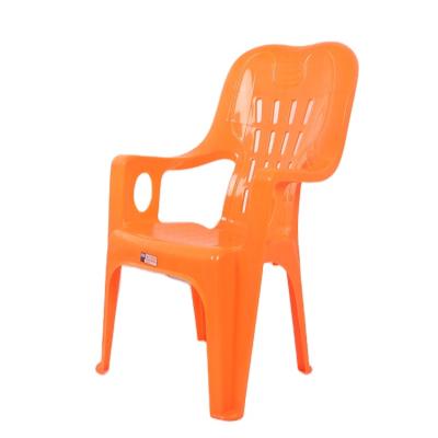 China Comfortable Durable Using Popular Low Price Lounge Chair Modern Stackable Plastic Chair for sale