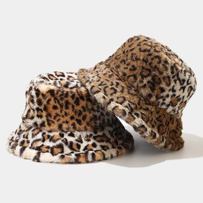 China 2022 Fashion Custom 2 Colors Winter Leopard Fisherman Hat Furry Warm Women Fur Bucket Hat Patchwork Print Outdoor Soft Comfortable Unisex Fur Bucket Hat for sale