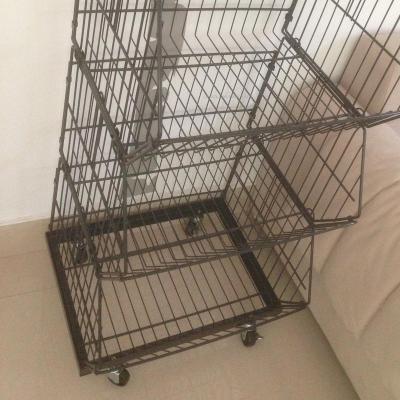 China Sustainable Supermarket Promotion Baskets Stacking Basket Floor Rack Metal Wire Bread Display Rack for sale