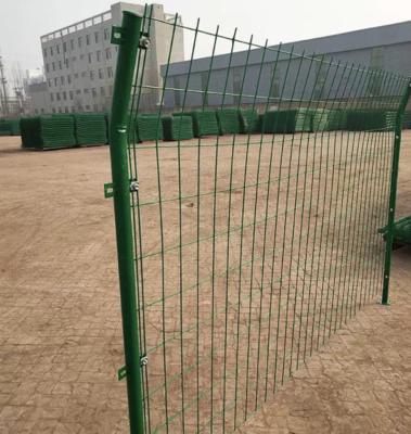 China Manufacturer Safety Easily Compiled Design Decorative Garden Galvanized PVC Coated Welded Wire Mesh Fence for sale