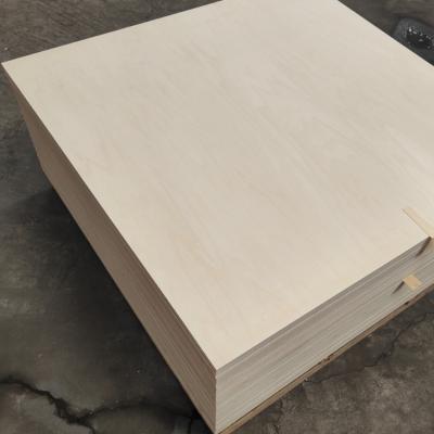 China 2mm 3mm 4mm 5mm 6mm 7mm 8mm 9mm 12mm 15mm 18mm durable custom basswood cutting board 300*300mm 920*920mm laser engraving board for sale