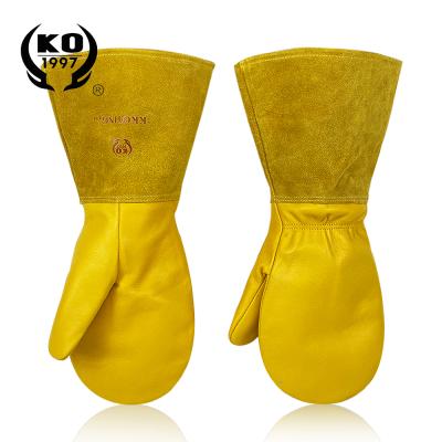 China Good Quality Traditional Anti Heat Cooking Long Oven Barbecue Gloves Household Baking Gloves for sale