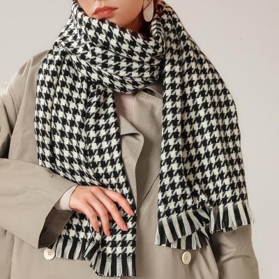 China 2021 new style plaid autumn winter women ladies geometric scarves knitted acrylic scarves for sale