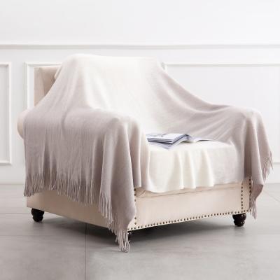 China Modern Anti-Static 100% Acrylic Soft Gradient Knitted Blanket For Living Room Blankets for sale