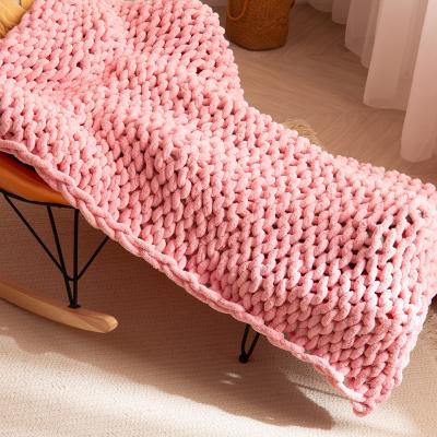 China Anti-Static Soft Chenille Large Yarn Home Decor Knit Throw Crochet Blankets for sale