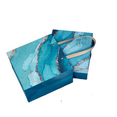 China Supplier Recyclable Food Grade Packaging Gift Cardboard with Handle Recyclable Packaging Gift Box Chinese Paper Gift Wrap Custom Backing for sale